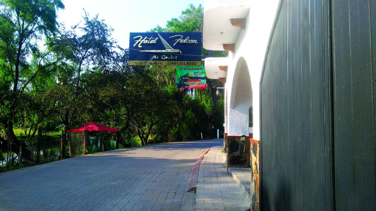 Hotel Falcon Tamasopo Bagian luar foto